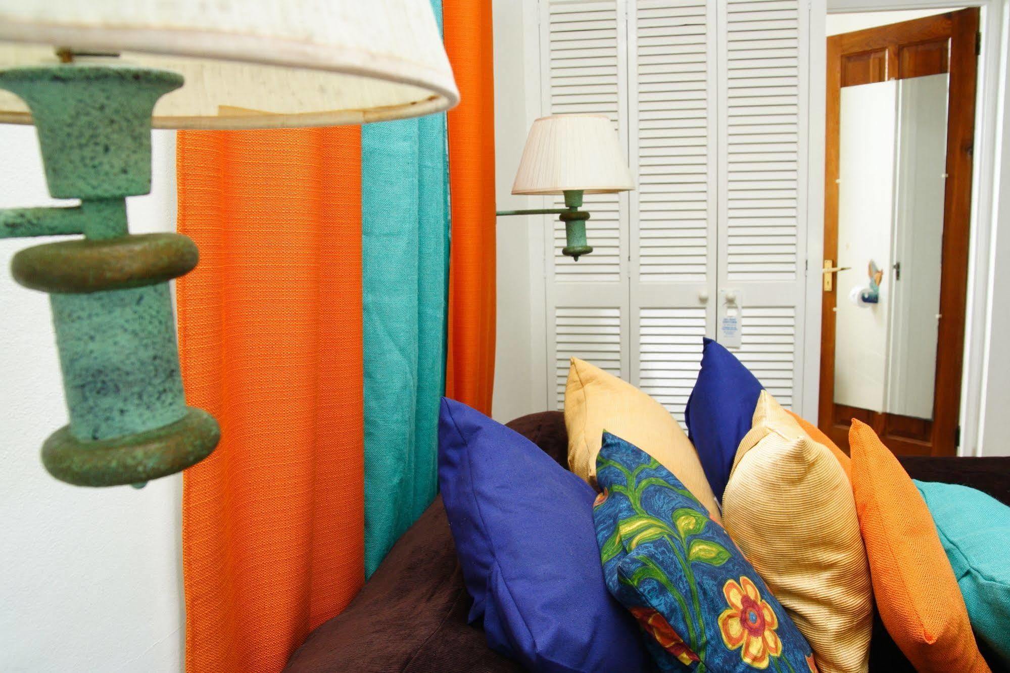 רוזו Castle Comfort Lodge מראה חיצוני תמונה
